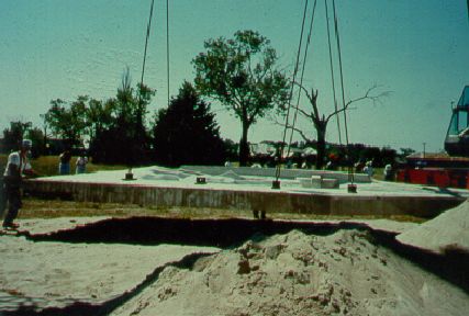 hands-1.jpg (28853 bytes)